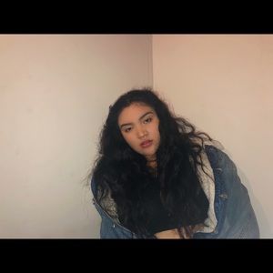 Meet your Posher, Crystal